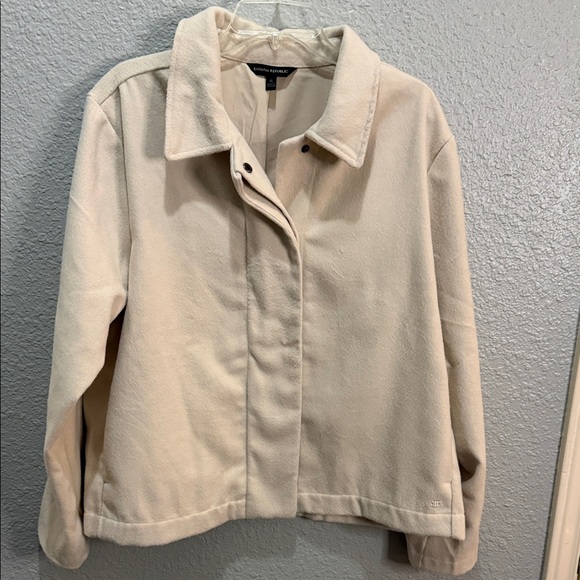 Banana Republic Jackets & Blazers - Banana Republic Cream Jacket size XL